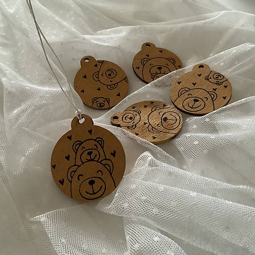 Maľované vianočné gule (drevené výrezy s priemerom 5 cm) na špagáte (sada 5 ks na zlatom podklade s macíkmi)