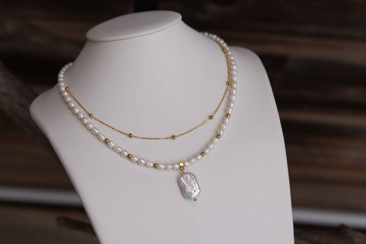 Perlový náhrdelník s Keshi perlou