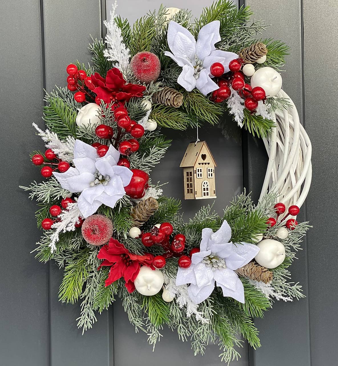 Vianočný veniec 35cm na prútenom základe na dvere vianočná dekorácia Venček Polmesiac 