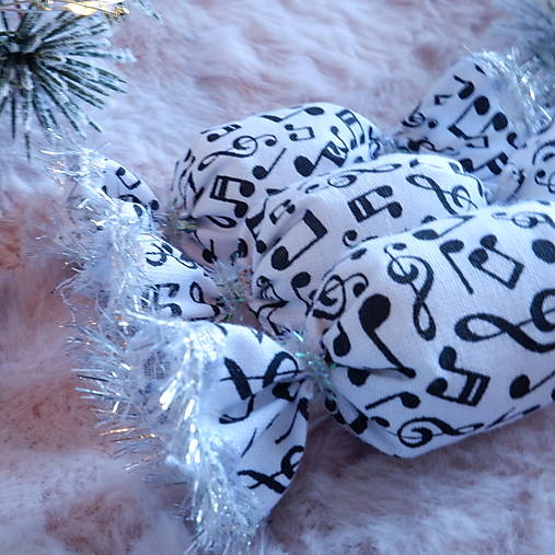 Vianočné salónky  (Čierno-biela)