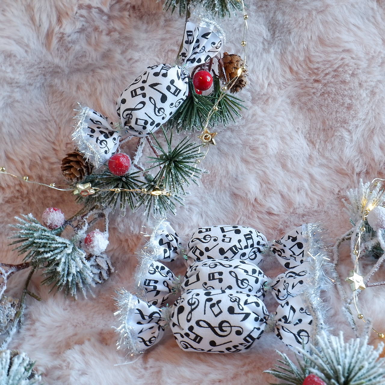 Vianočné salónky  (Čierno-biela)