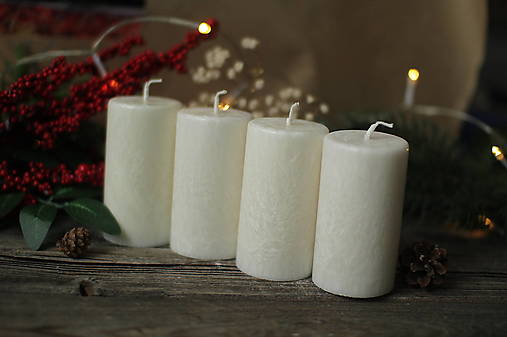Sviečky - Mrazivé adventné sviečky (Biele - rovnako vysoké) - 17983706_