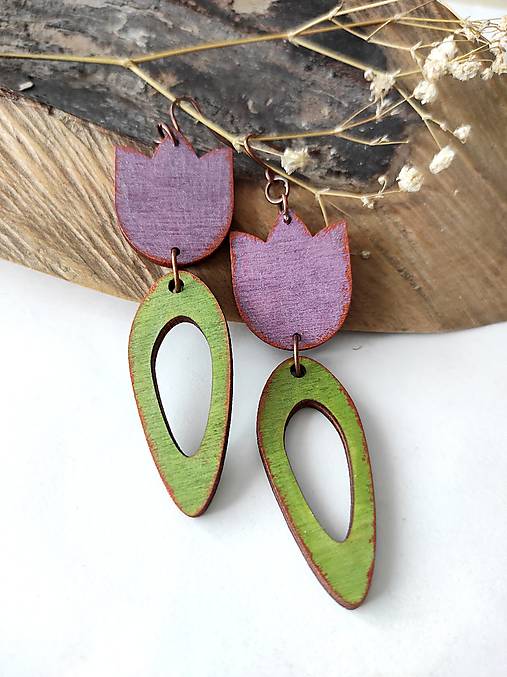 Náušnice - drevené náušnice-tulips vo fialovej - 17981971_