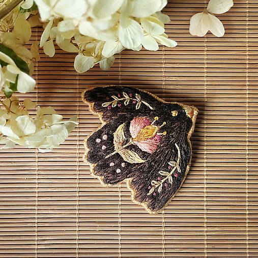 Brošne - Ručne vyšívaná brošňa - Drozd - 17982350_