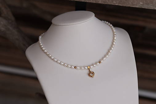 Perlový náhrdelník so srdiečkom