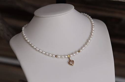 Perlový náhrdelník so srdiečkom