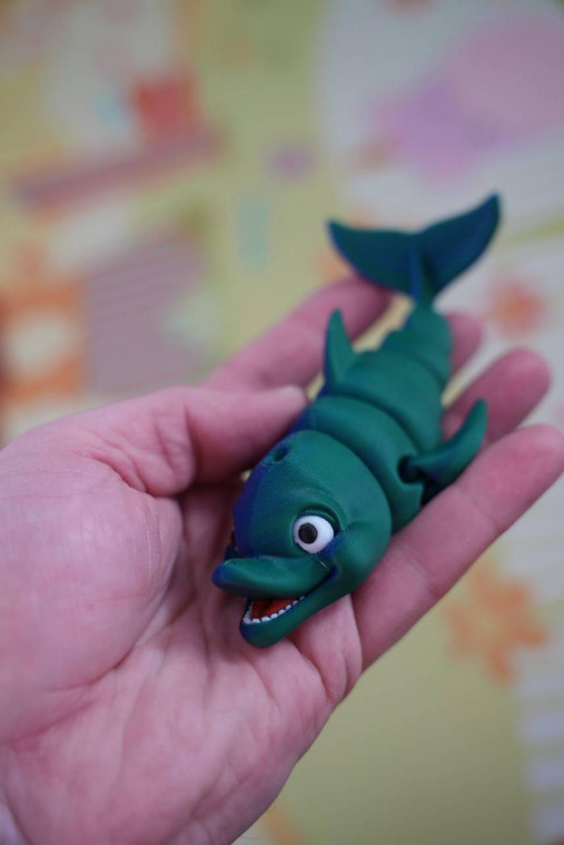 Zeleno-modrý usmiaty delfín – hravá ohybná figúrka