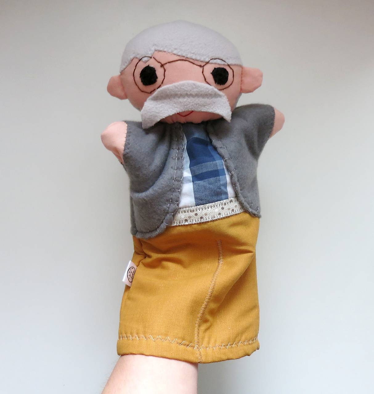 Maňuška deduško (s okuliarmi)