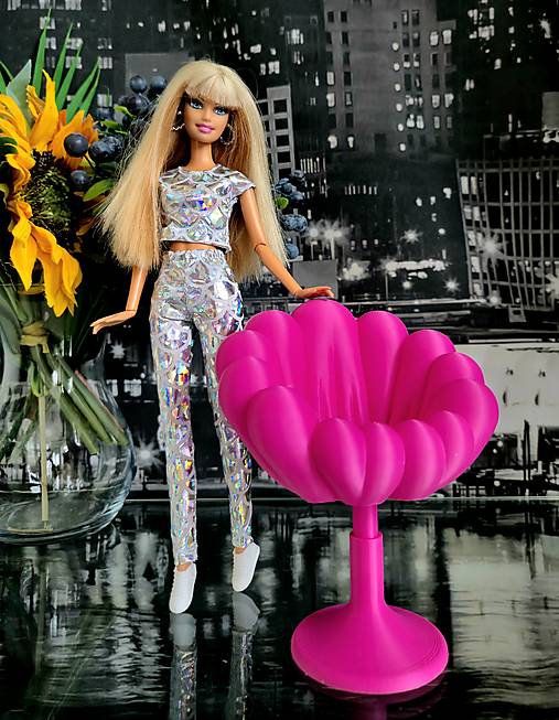 Otočné kresielko pre bábiky - cyklaménové