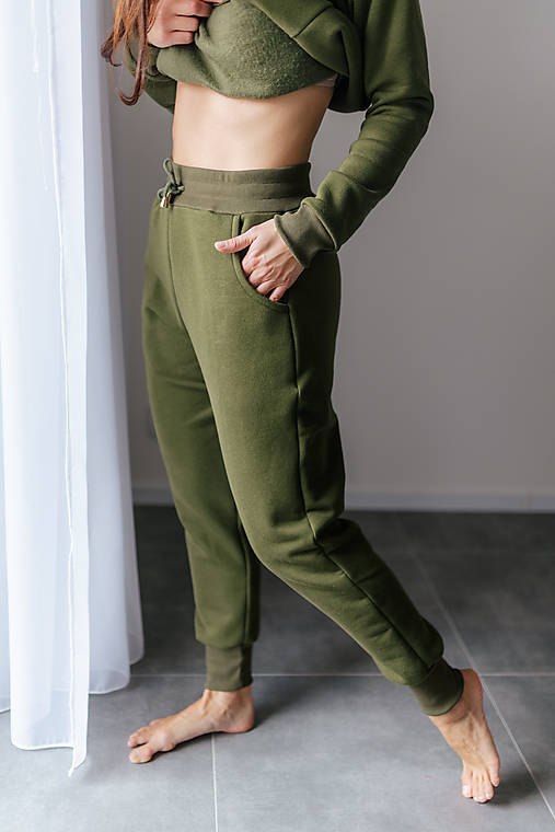 Nohavice - Dámske tepláky s vysokým pásom – khaki - 17985655_