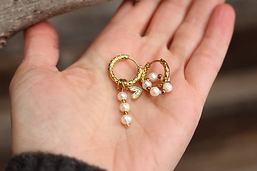 Perlové náušnice asymetrické