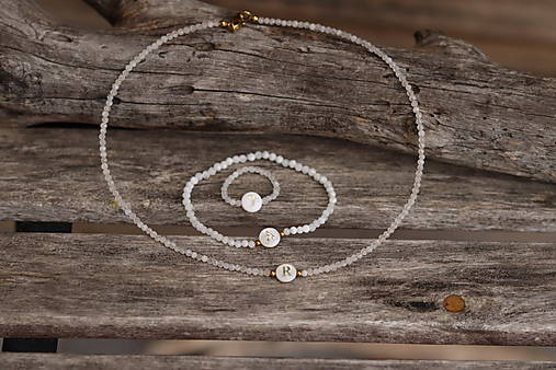 Prsteň s písmenkom