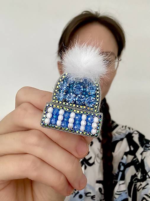 Brošne - Korálková brošňa čiapka - 17987156_