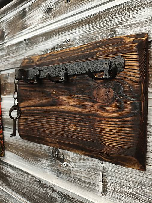 Vešiak na klúče industriálný