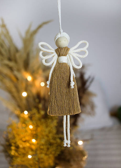 Dekorácie - makramé "Anjel"  (karamelová) - 17989199_