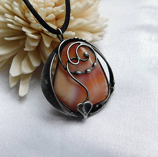 Náhrdelníky - Prívesok s karneolom ─ULLORIAQ─ - 17991716_