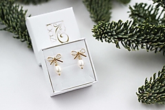  - Riečne perly pre šťastie (Pozlátené náušnice s mašličkou) - 17990164_