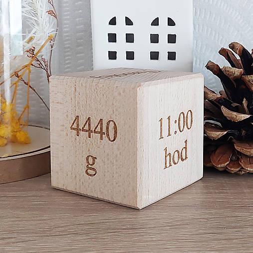 Drevená kocka s menom a údajmi 5,5cm