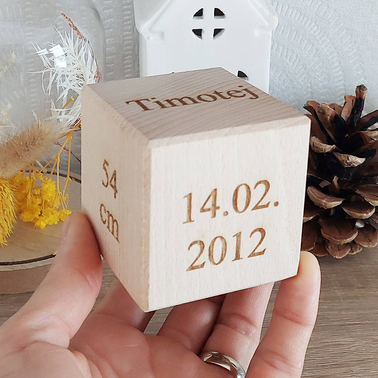 Drevená kocka s menom a údajmi 5,5cm