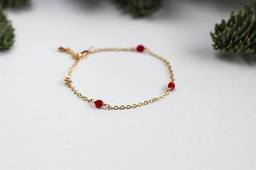 Červené srdce (Pozlátený náramok červené korálky)