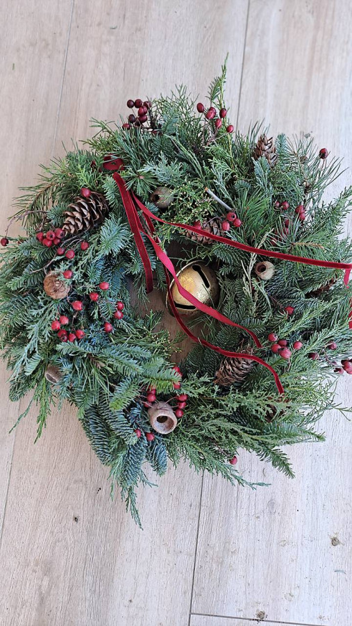 Dekorácie - Vianočný veniec na dvere "Roľničky, Rolničky" - 17994219_