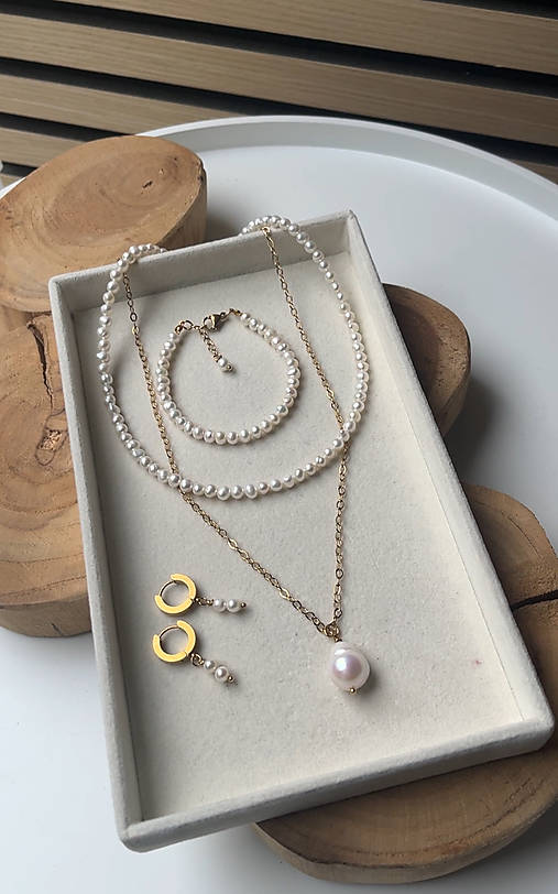 Perlový náhrdelník