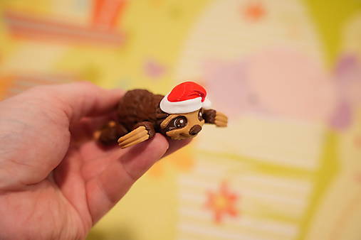 Vianočný mini leňoch – roztomilé sviatočné zvieratko