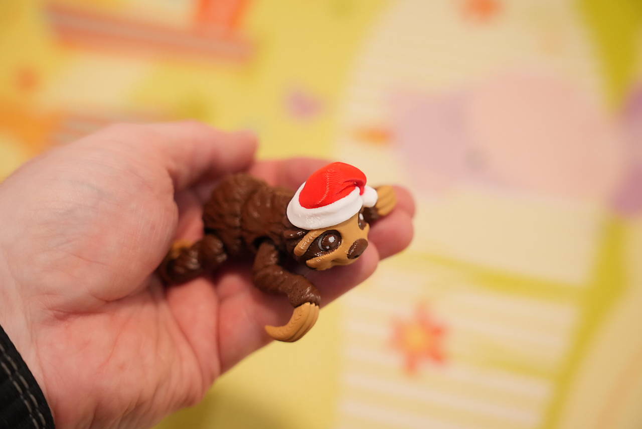 Vianočný mini leňoch – roztomilé sviatočné zvieratko