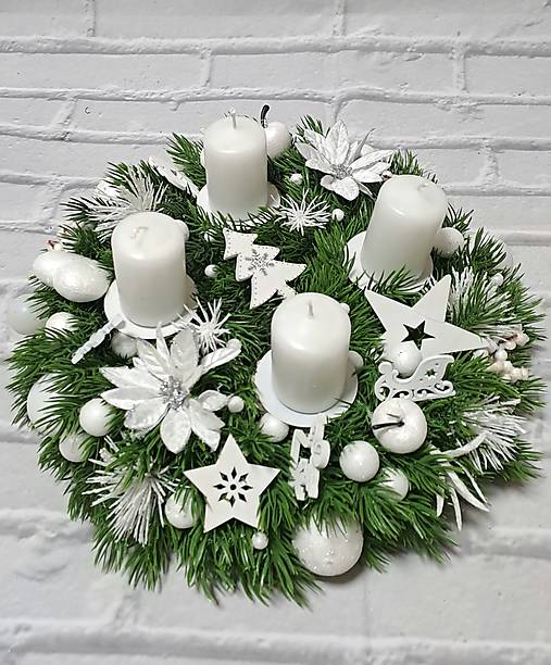 Dekorácie - Biely adventný veniec 30 cm - 17998445_