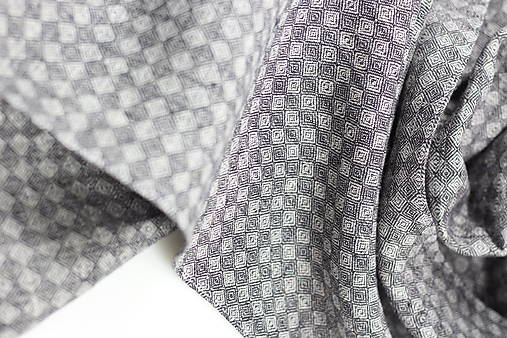 Pánsky jemný ľanový šál so šedým diamantovým vzorom v darčekovom balení "Daniel"