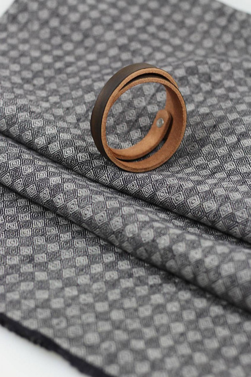 Elegantná jemná šatka zo 100% ľanu s diamantovým vzorom "Bruno"