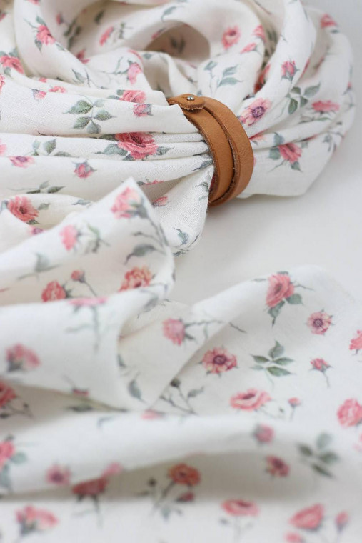 Exkluzívna dámska jemná ľanová šatka s autorským dizajnom, tip na vianočný darček pre ňu