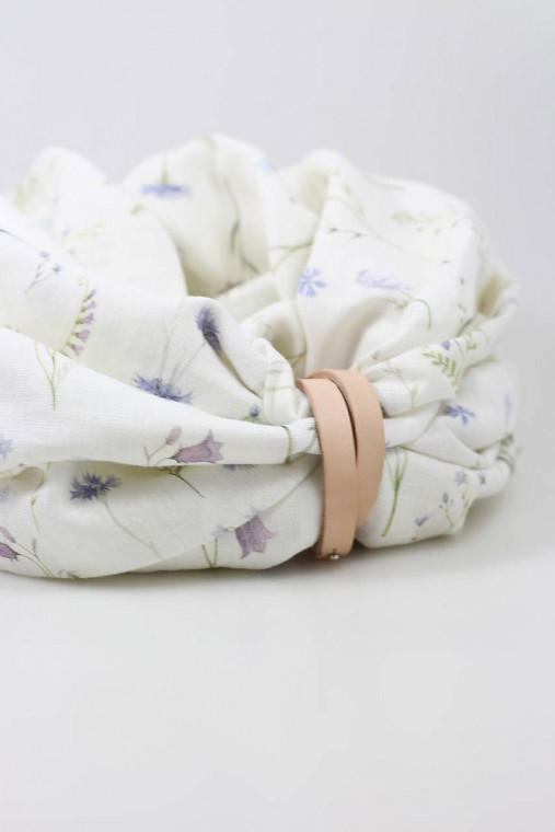 Dámsky veľký dvojitý ľanový nákrčník s lúčnymi kvetmi v darčekovej krabici