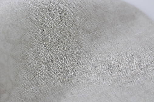 Exkluzívny hrejivý šál z ľanu a vlny s koženým remienkom v darčekovom balení