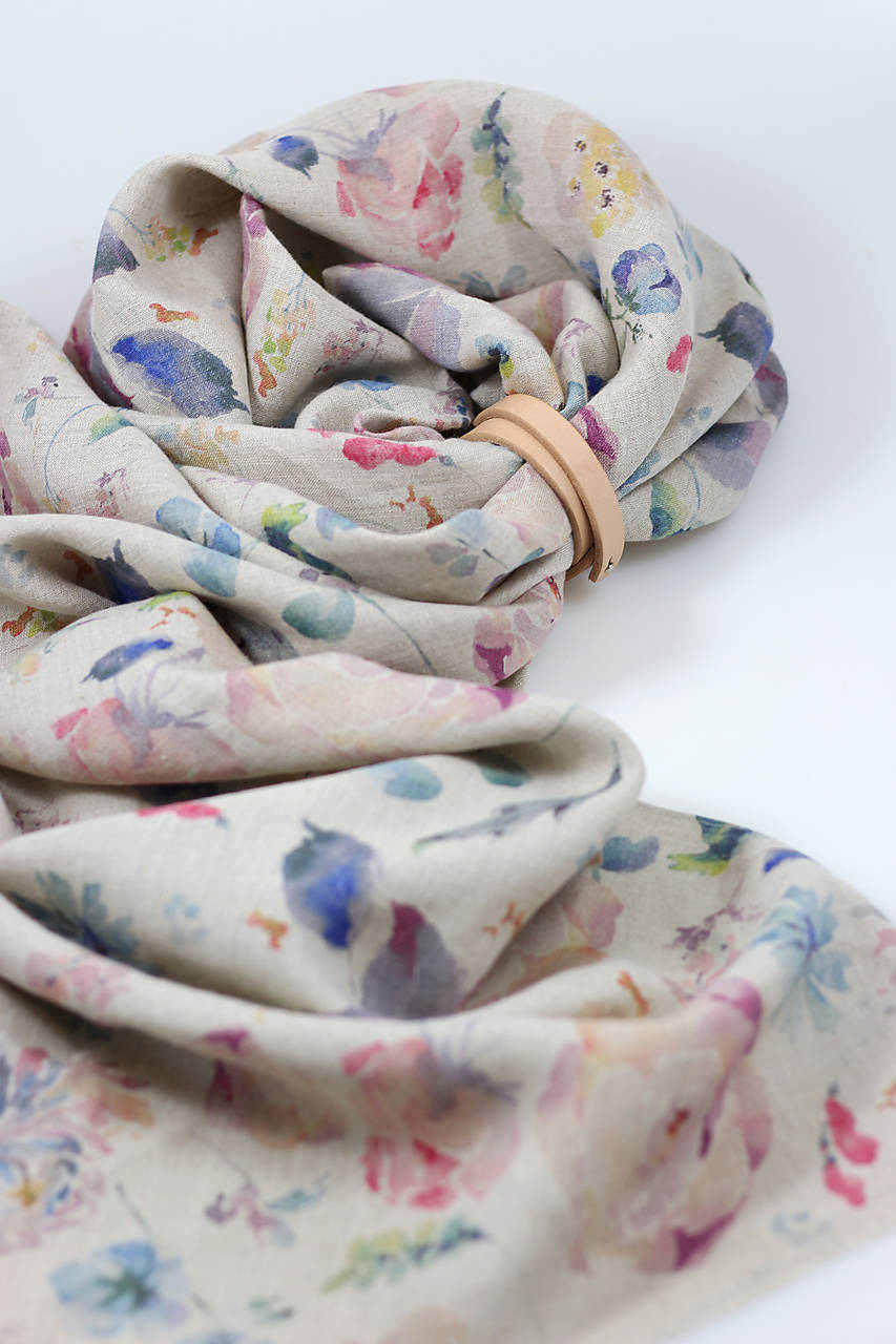 Veľký prírodný ľanový šál s akvarelovými kvetmi, originálny vianočný darček pre ňu