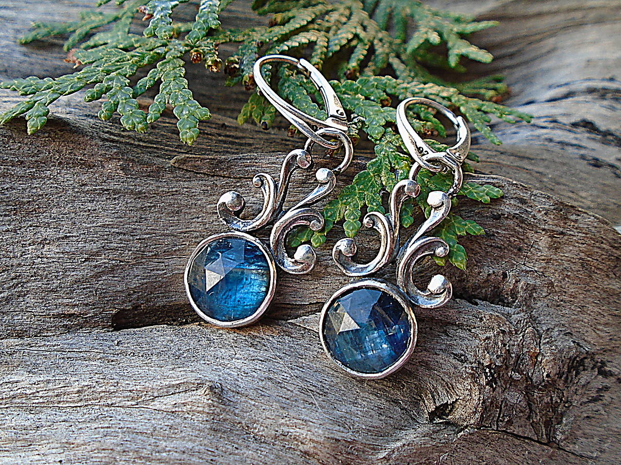 Strieborné náušnice Ag925 Antik Kyanit