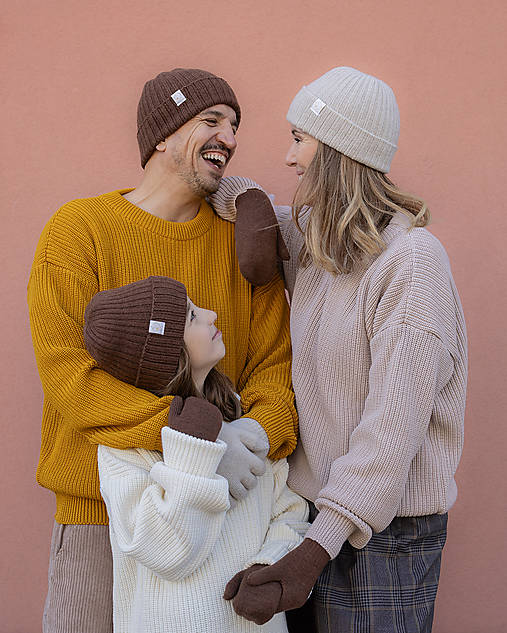 Čiapky, čelenky, klobúky - Pierko II – 100 % merino vlnená čiapka (čokoládová) - 17996432_