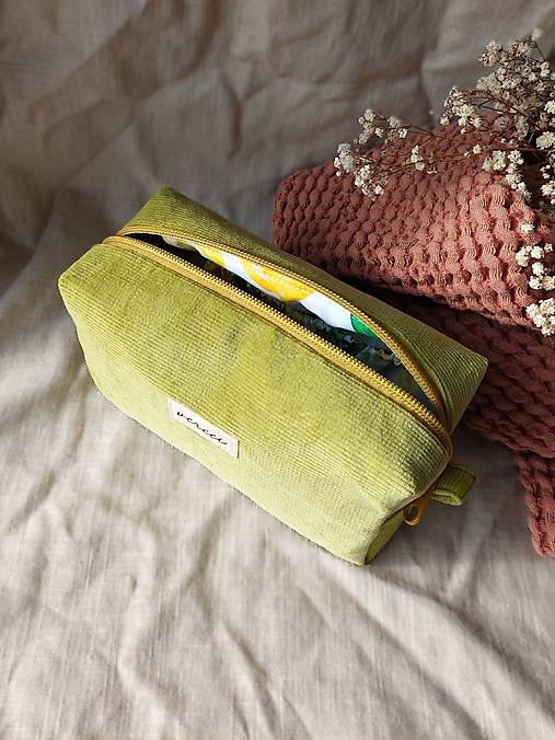 Taštičky - Kozmetická taštička MALÁ CESTOVATEĽKA - 17997029_