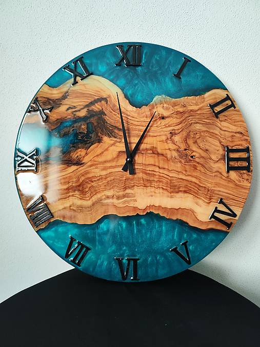 Hodiny - Hodiny z krásnej olivy a živice - 17997613_