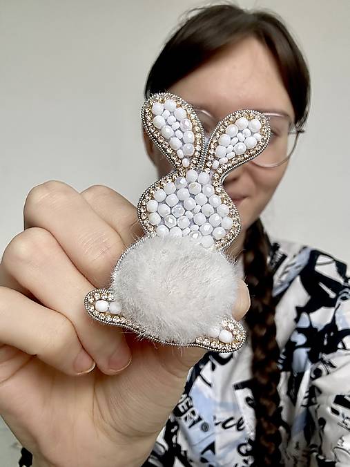 Brošne - Korálková brošňa zajíc - 17998932_