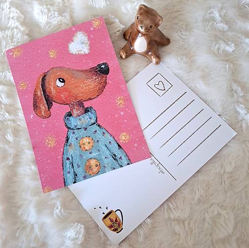 V teplom svetríku psíčko / pohľadnica