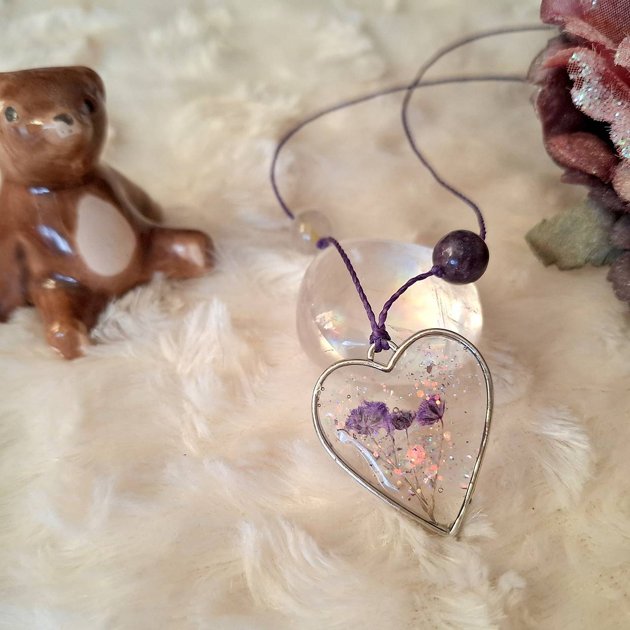 Srdiečko / nežný šperk s lepidolitom a sagenitom