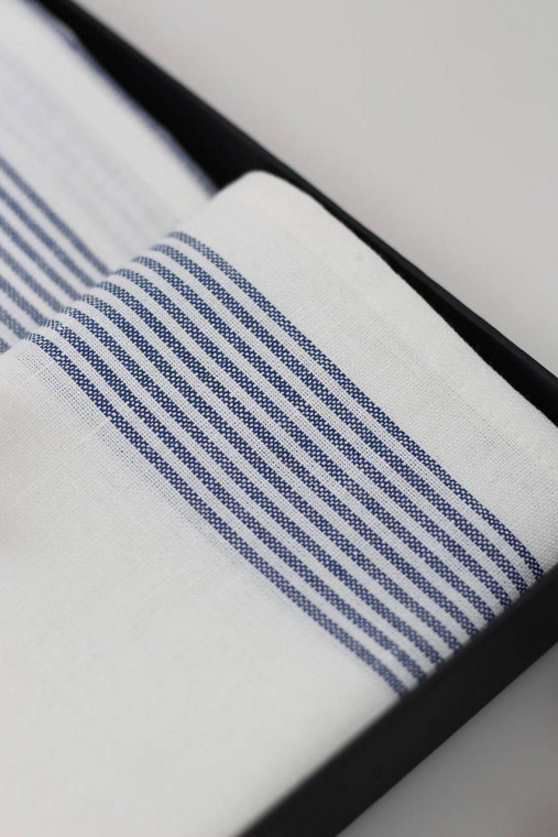 Darček pre gazdinky, set troch modro bielych ľanových utierok v darčekovom balení