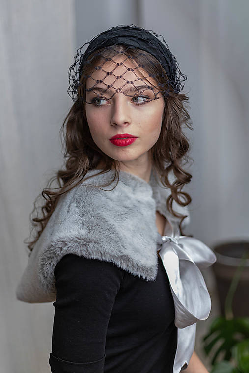 Ozdoby do vlasov - Čierny klobúčik s nariaseným hodvábnym taftom, klobúčikom vo vintage štýle, retro čelenka, ozdoba do vlasov - 18001976_