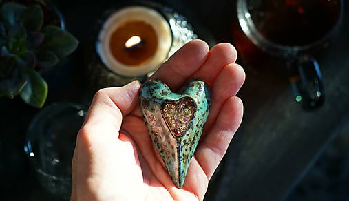 Dekorácie - Keramické srdiečko do dlane - 17999261_