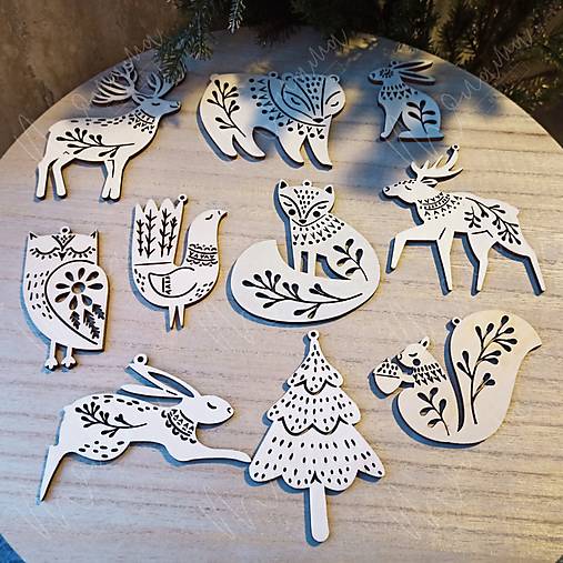 Materiál ručne robený - Drevené vianočné ozdoby Lesné zvieratká (10 ks) - 17999269_