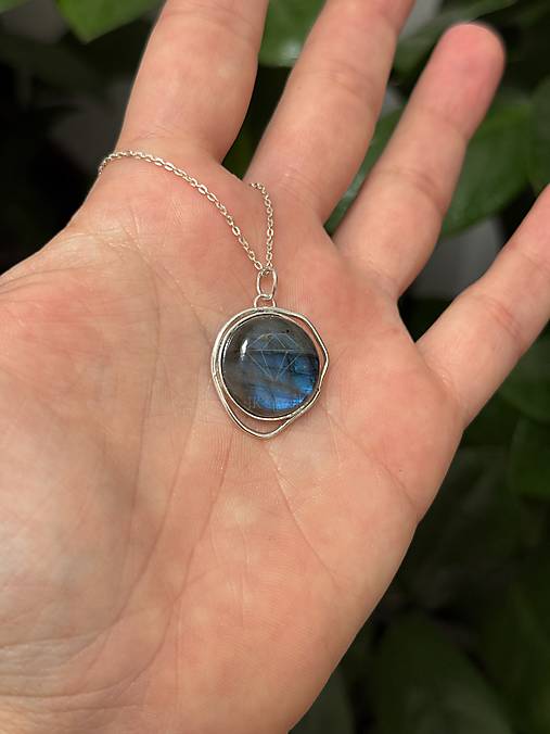 Strieborný 925/1000 prívesok s labradoritom