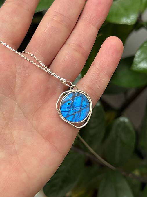 Strieborný 925/1000 prívesok s labradoritom