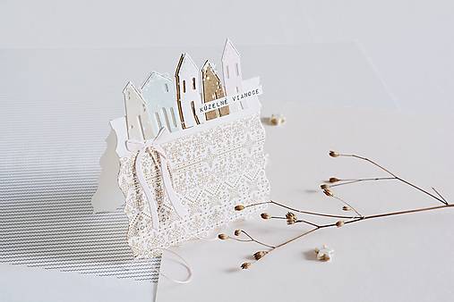 Papiernictvo - Vianočný pozdrav - zasnežené domčeky - 18004455_