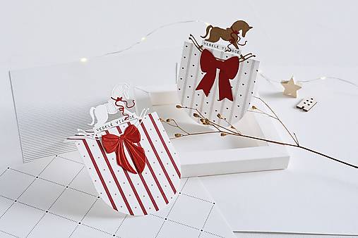 Papiernictvo - Vianočný oválny pozdrav - hojdací koník - 18004491_